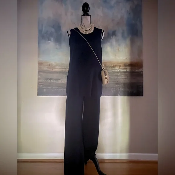 Host’s Pick🦋🌸 2pc navy blue jersey knit top and pant - Picture 2 of 16